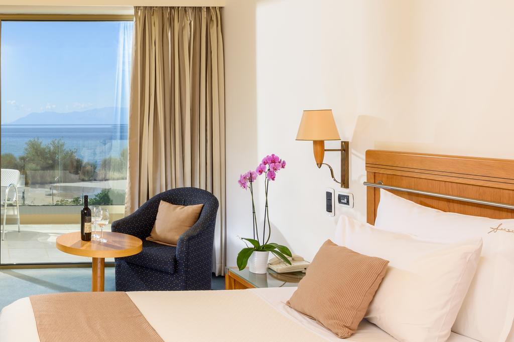アレクサンダー ビーチ ホテル ＆ スパ アレクサンドルポリス エクステリア 写真 A room at the hotel
