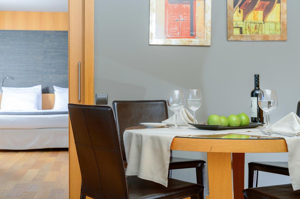 アレクサンダー ビーチ ホテル ＆ スパ アレクサンドルポリス エクステリア 写真 A dining room