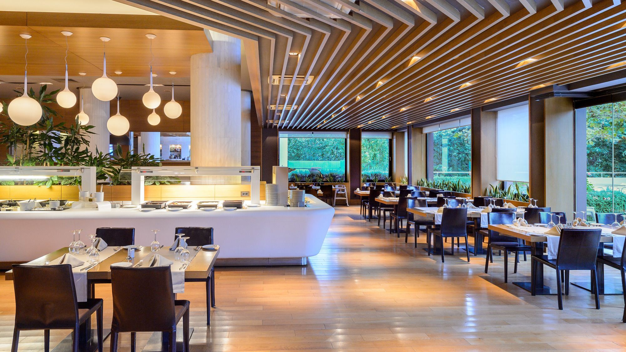 アレクサンダー ビーチ ホテル ＆ スパ アレクサンドルポリス エクステリア 写真 The restaurant
