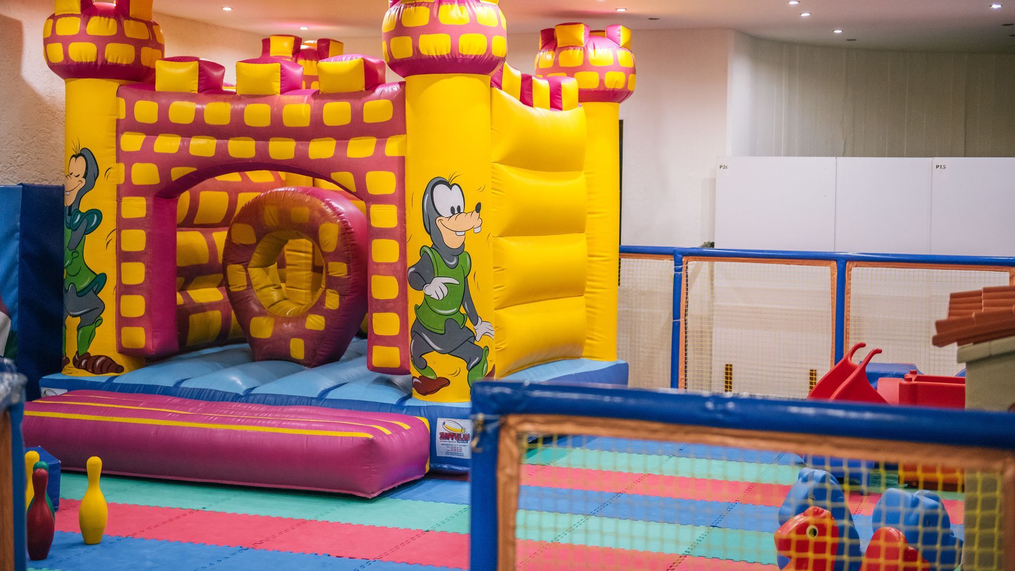 アレクサンダー ビーチ ホテル ＆ スパ アレクサンドルポリス エクステリア 写真 Goofy's Playhouse